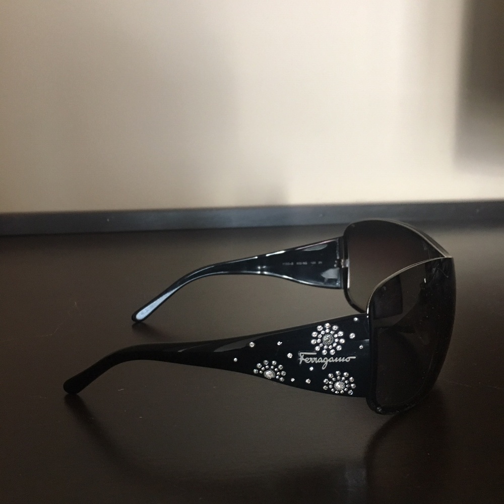 Ferragamo | Sunglasses